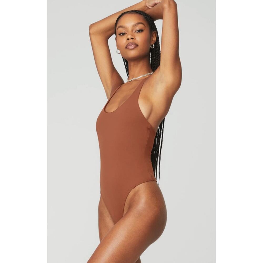 ALO Yoga Women's Rust Brown Scoop Neck Bodysuit